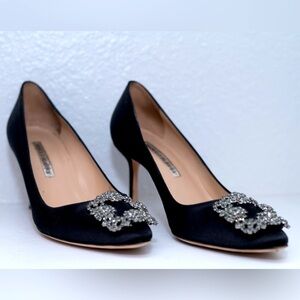 MANOLO BLAHNIK
Black Hangisi 90 Pumps